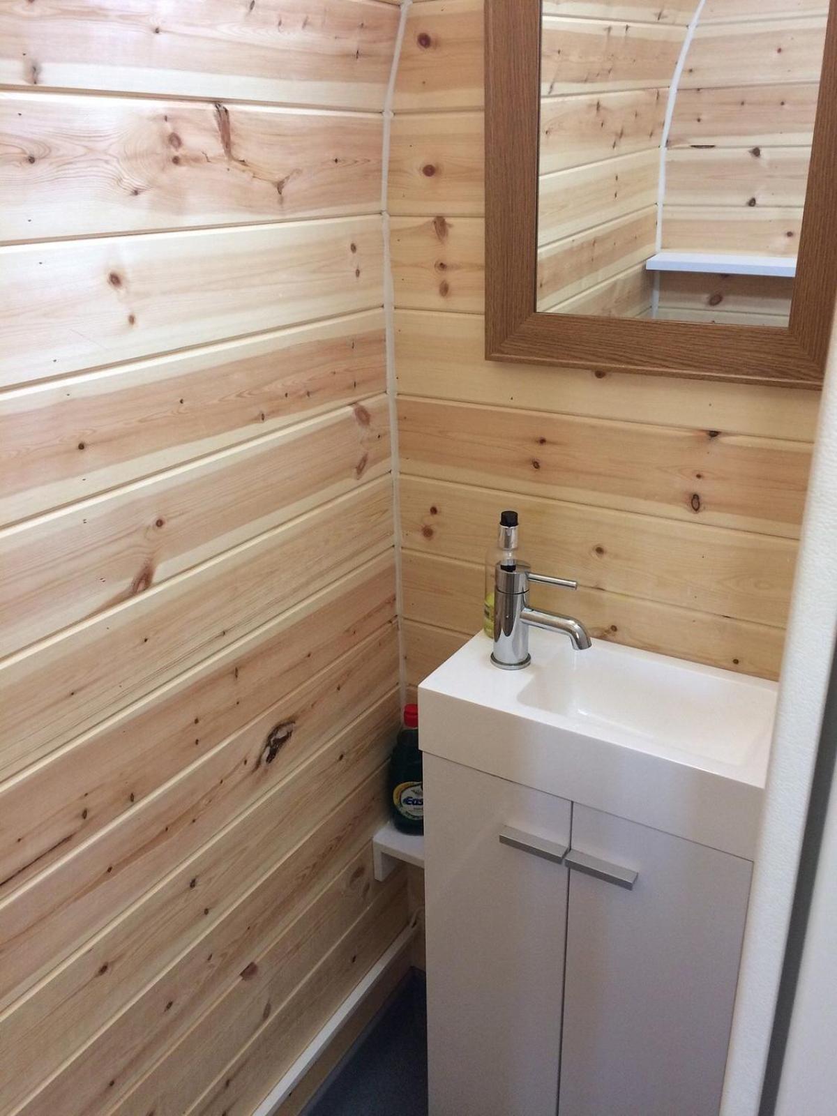 Sea And Mountain View Luxury Glamping Pods Heated Hotel Holyhead Exterior photo
